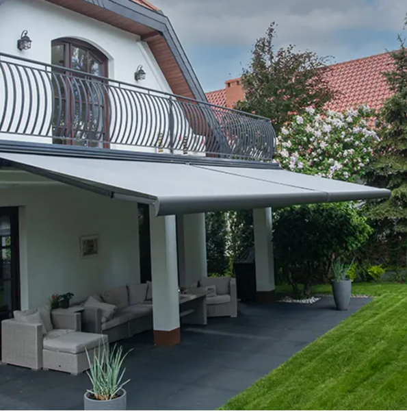 Hovedbilde Semi-Kassettmarkise, Bredde 595-650 cm x 310 cm utfall