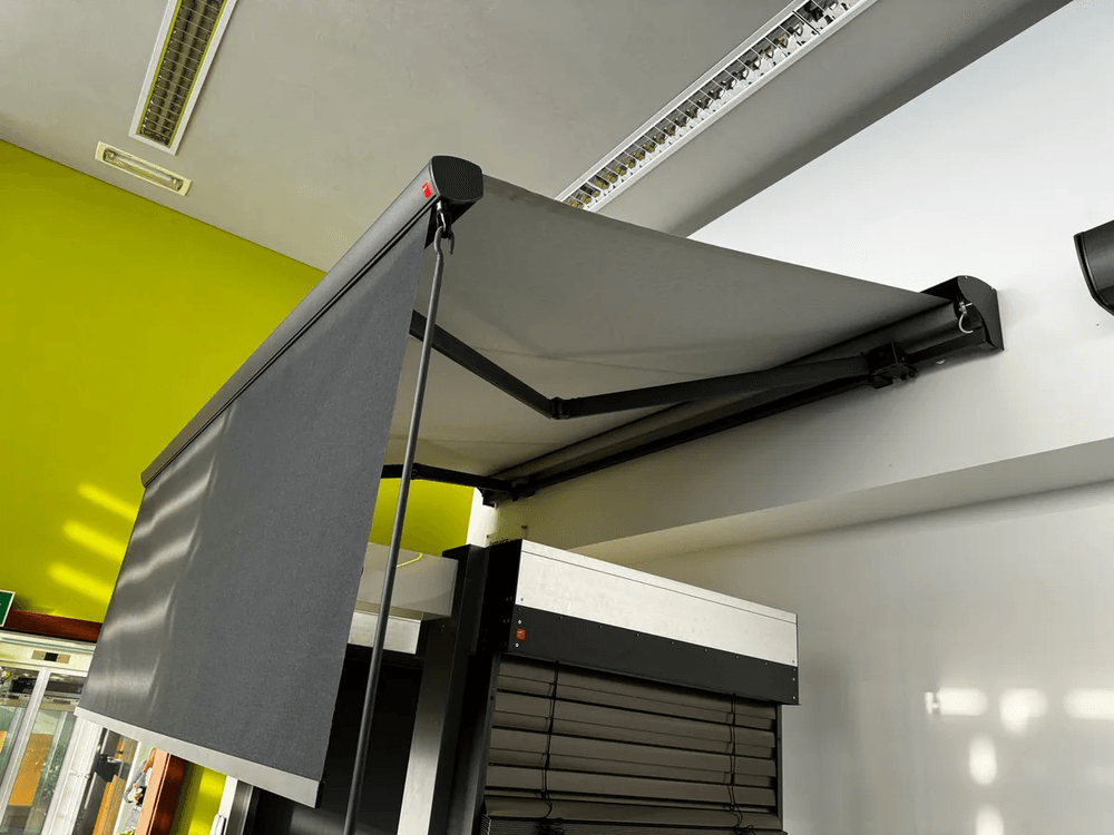 Markise - Bredde fra 360 til 410 cm x utfall 260 cm