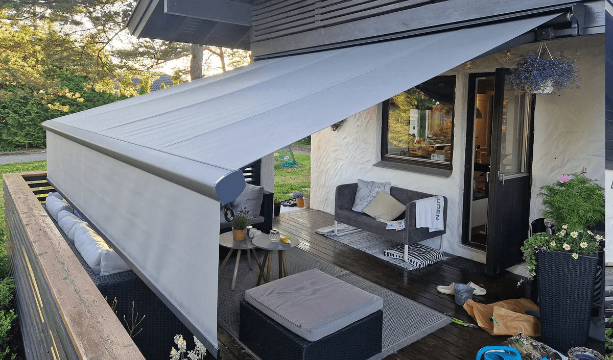 Markise - Bredde fra 415 til 470 cm x utfall 310 cm